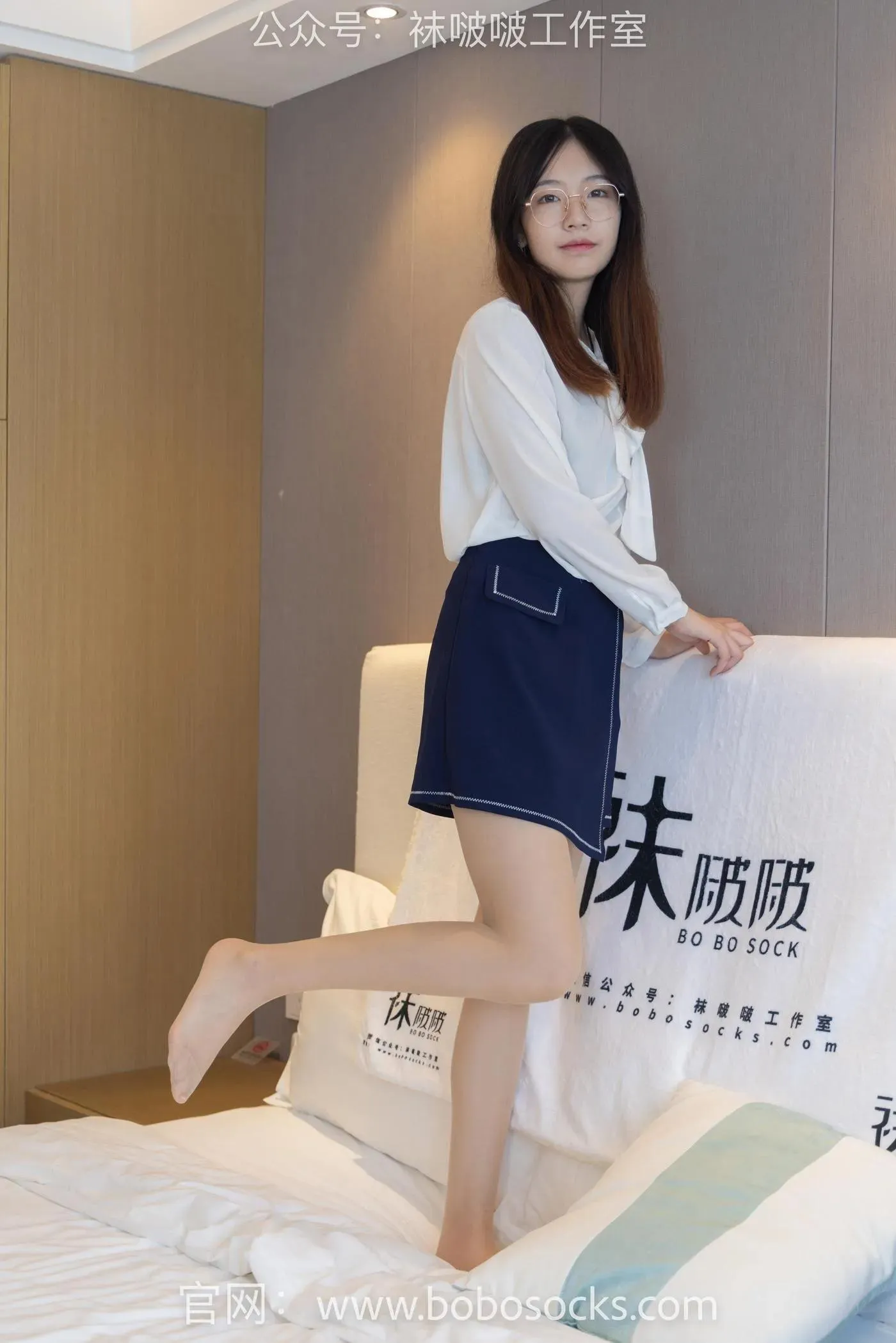 [BoBoSocks袜啵啵]NO.114 小甜豆-高跟鞋、帆布鞋、肉丝、厚黑丝 [175P]插图1